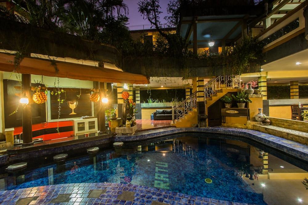 Sri Ratu Hotel Legian Dış mekan fotoğraf